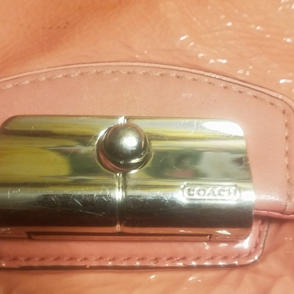 Coach pink patent leather crossbody bag - Picture 3 of 7